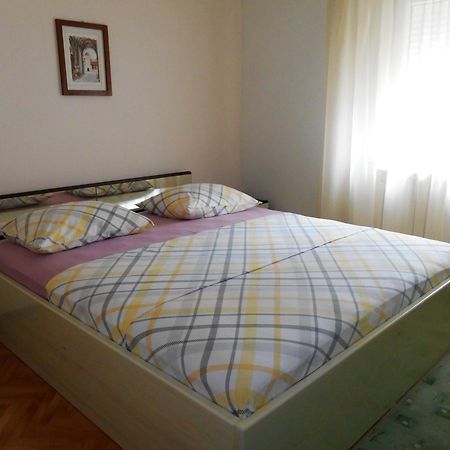 Apartments Bresan Trogir Ngoại thất bức ảnh