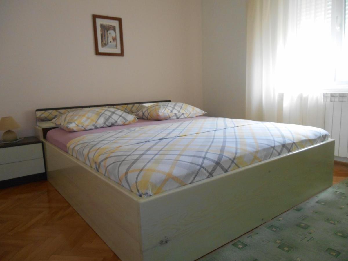 Apartments Bresan Trogir Ngoại thất bức ảnh