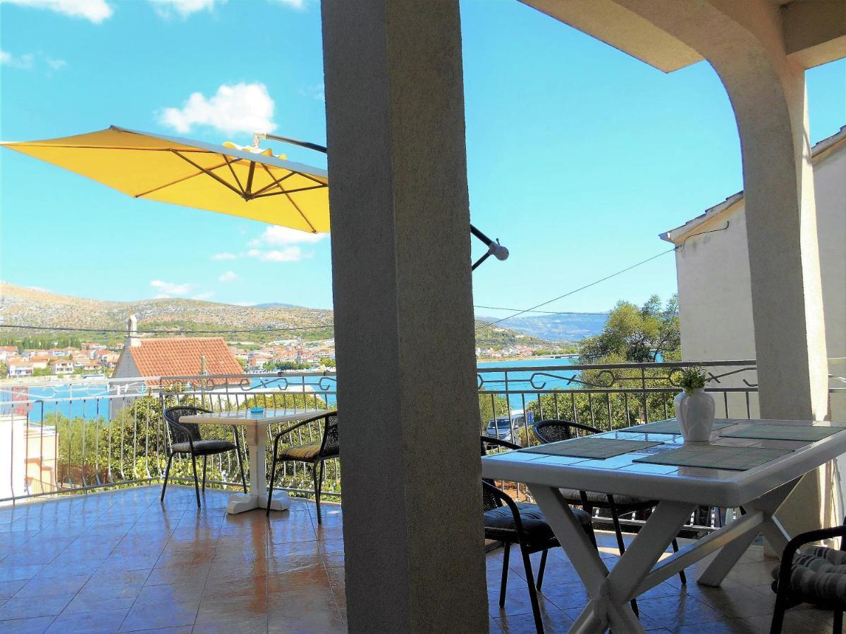 Apartments Bresan Trogir Ngoại thất bức ảnh