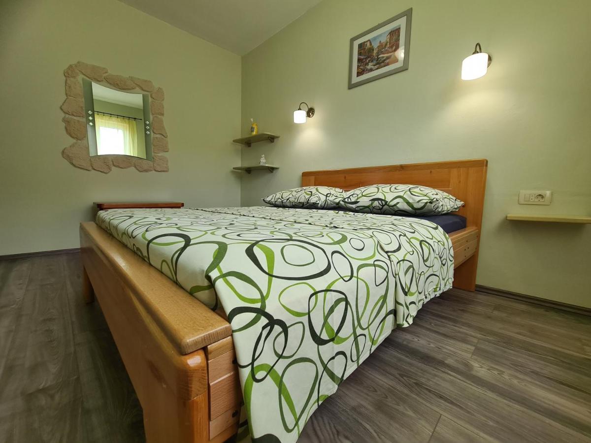 Apartments Bresan Trogir Ngoại thất bức ảnh