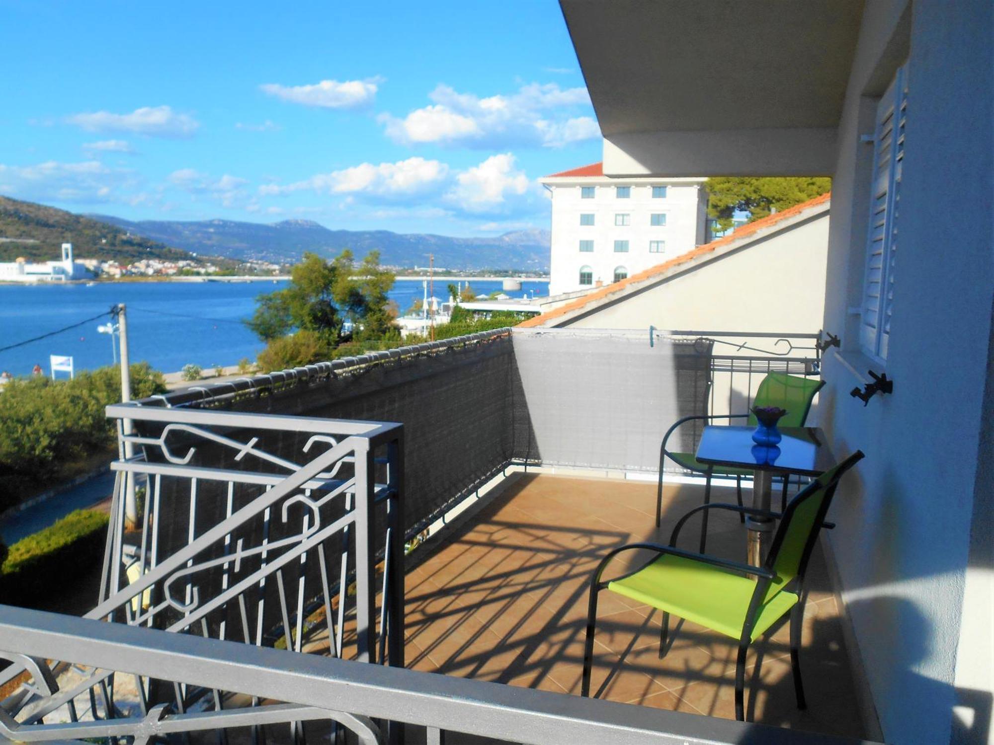 Apartments Bresan Trogir Ngoại thất bức ảnh