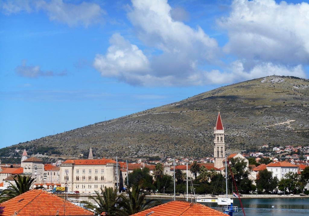 Apartments Bresan Trogir Ngoại thất bức ảnh